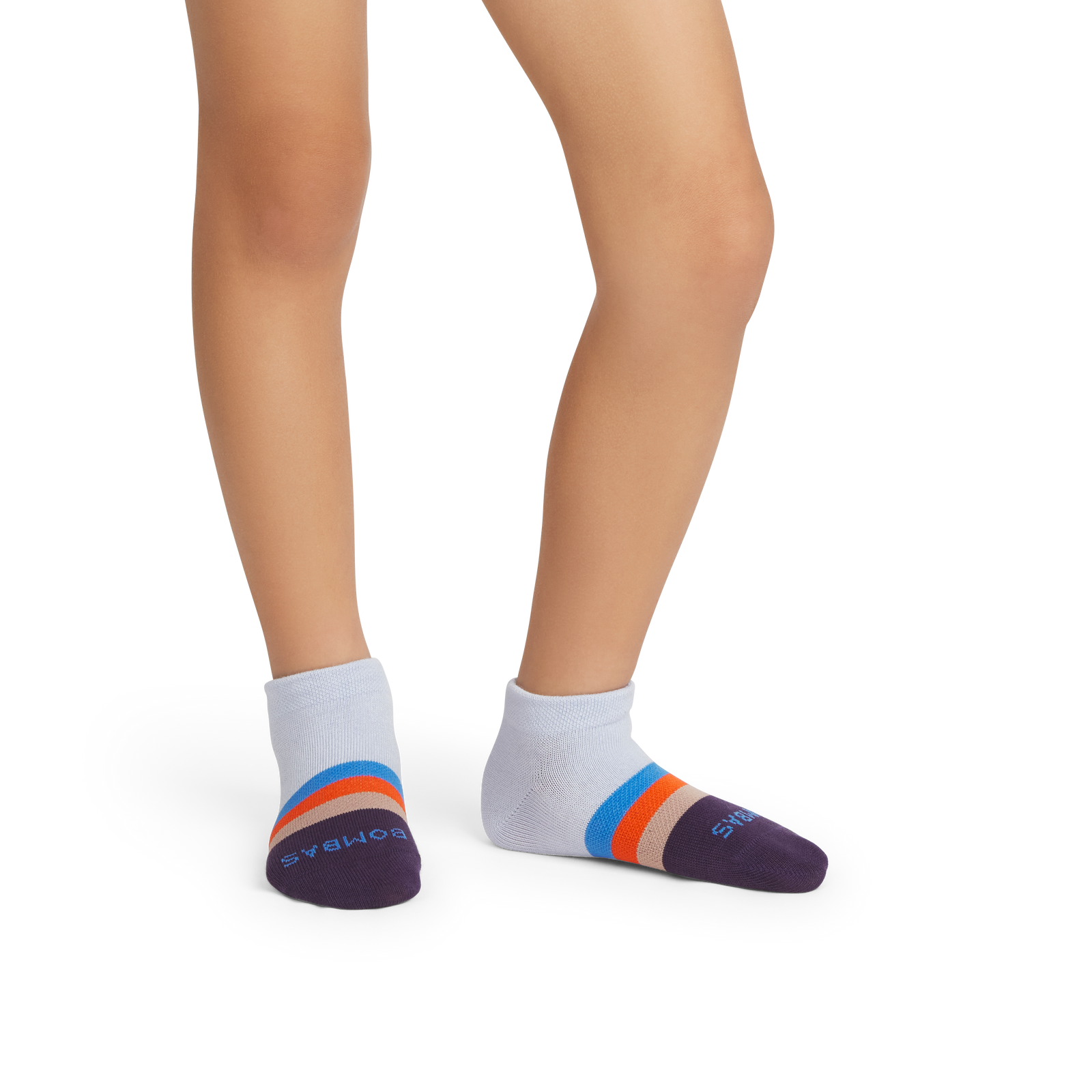 official-bombas::10093-skysailblue-junior-unisex-onmodel-2-transparent.png