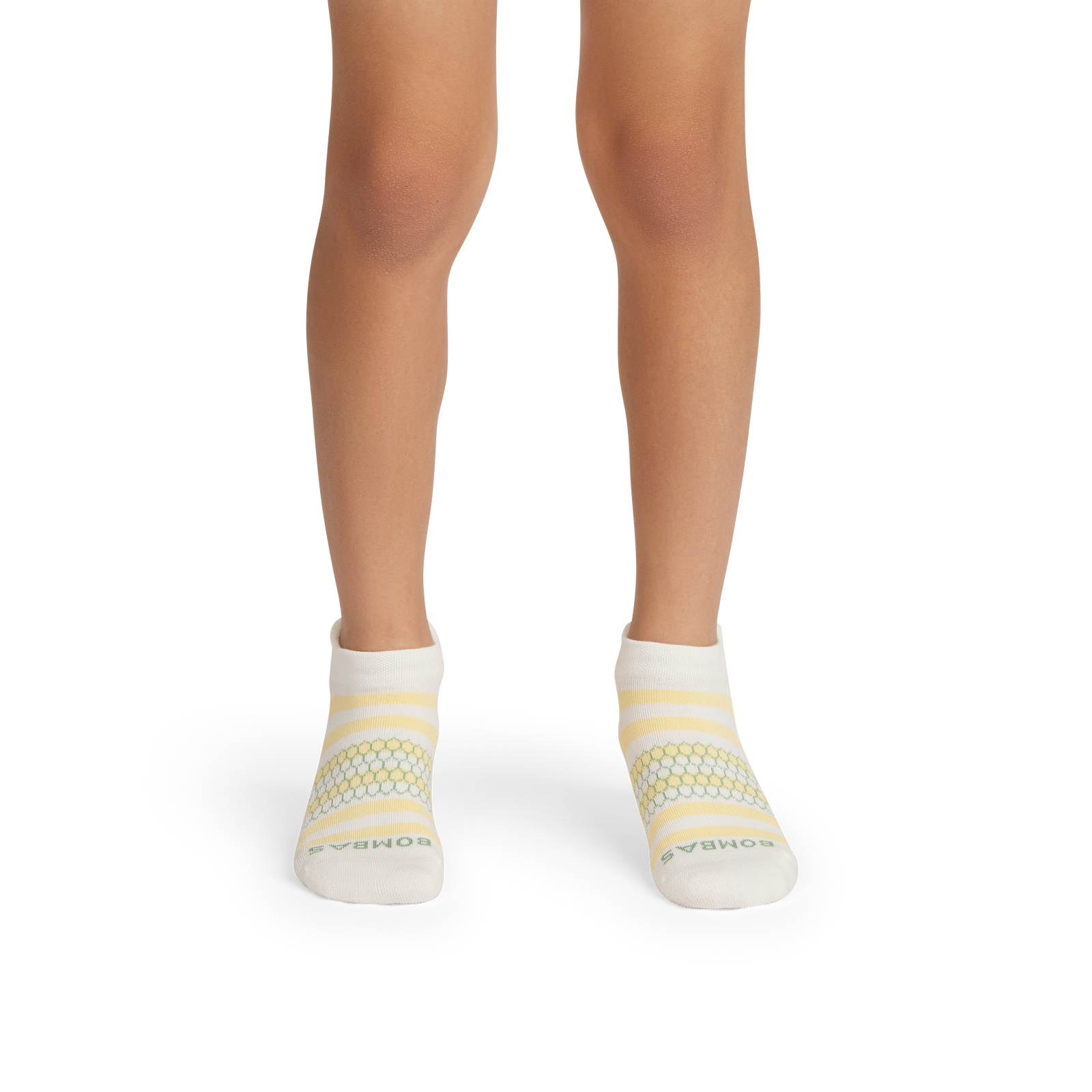 official-bombas::10135-softwhite-meringue-youth-unisex-onmodel-2-transparent.png