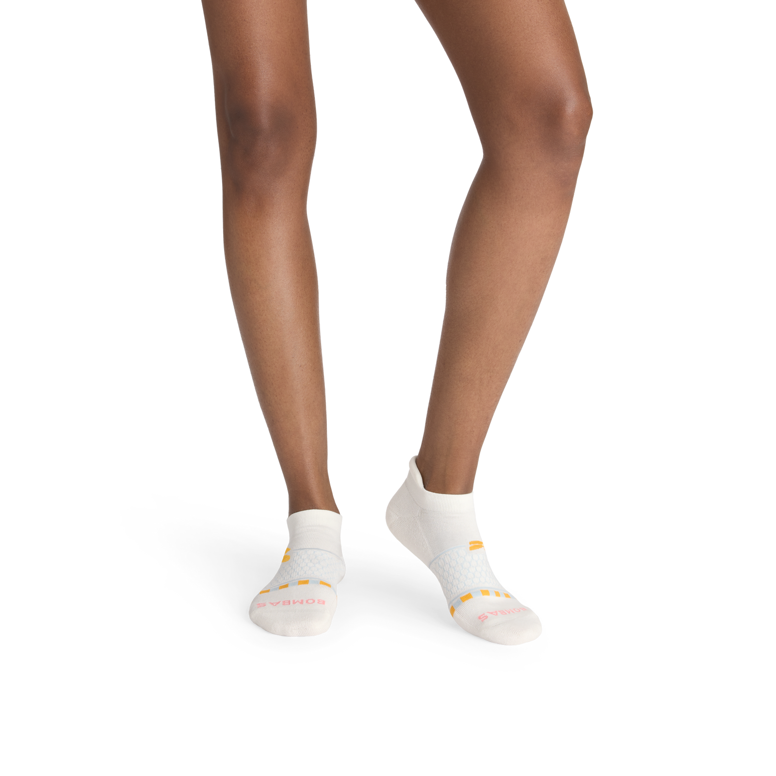 official-bombas::10389-softwhite-cloudmist-adult-female-onmodel-2-transparent__1_.png