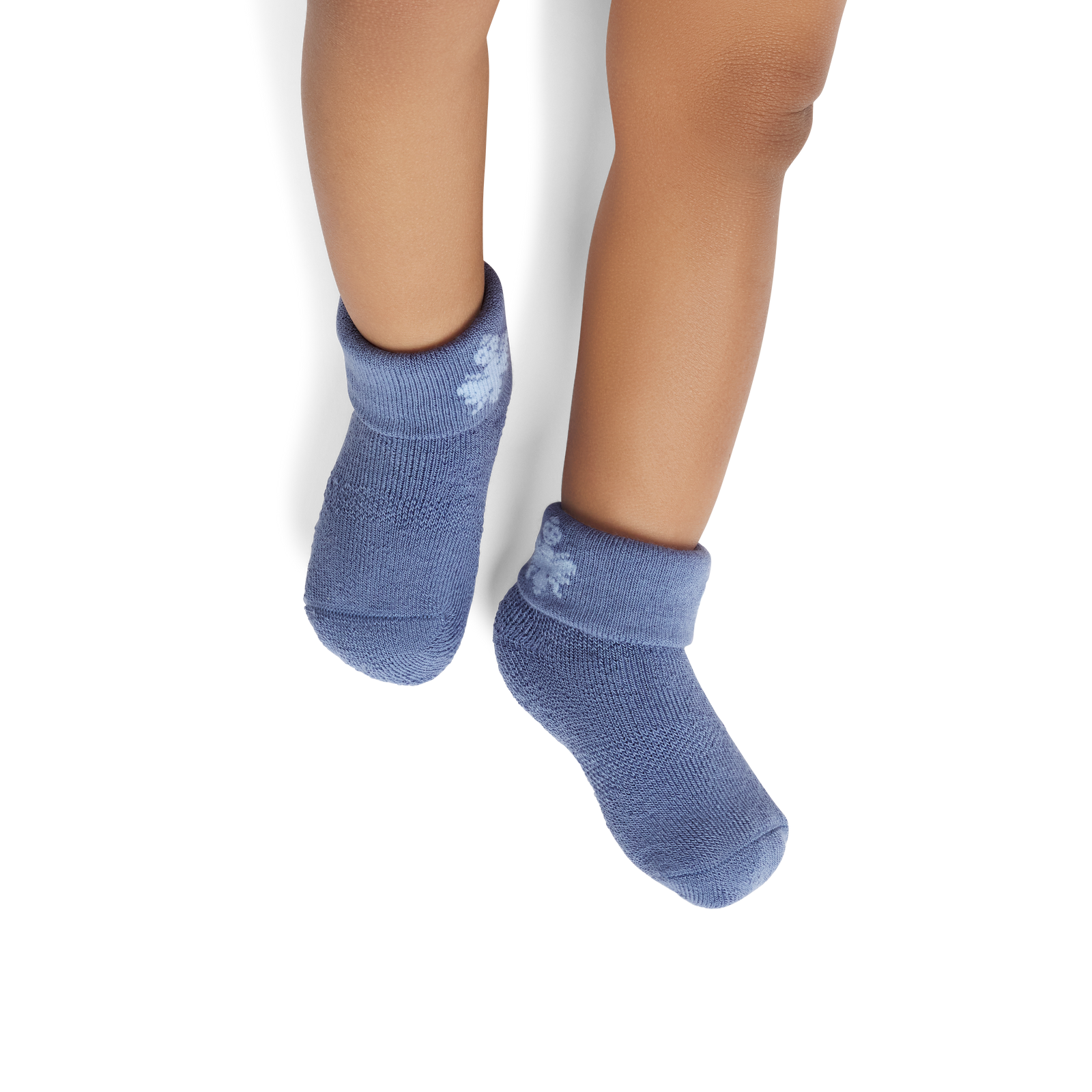official-bombas::6574-bluesmoke-cloudblue-baby-0-6-unisex-onmodel-2-transparent.png