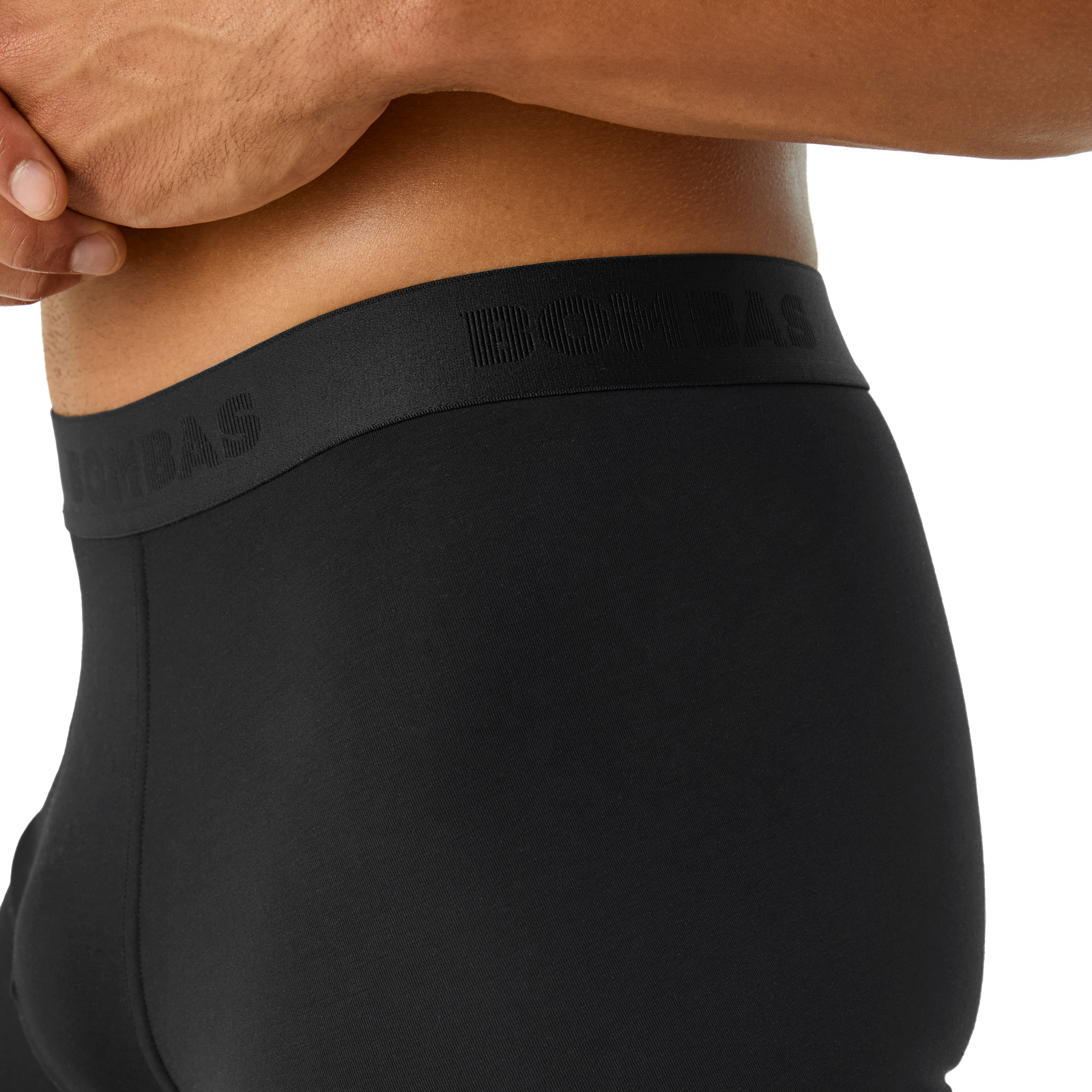 official-bombas::8472-black-adult-4-transparent.png