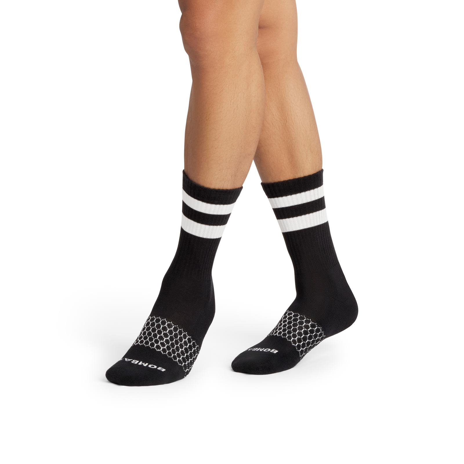 official-bombas::8889-black-softwhite-adult-male-onmodel-2-transparent-_1_.png