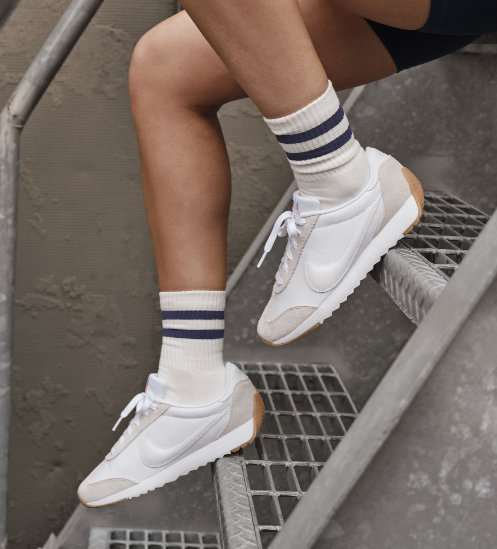 official-bombas::8889-softwhite-lightindigo-adult-female-onmodel-0-transparent.png