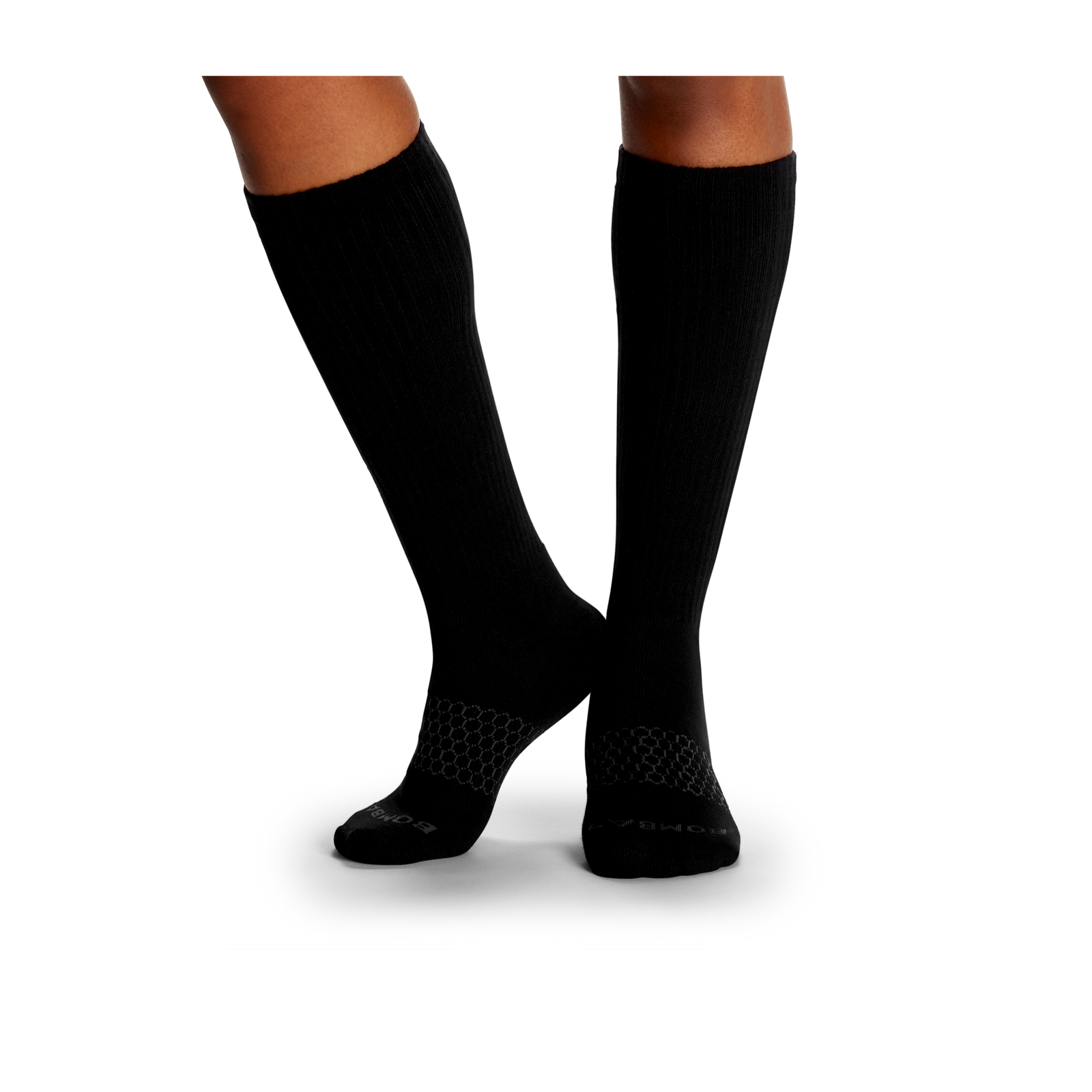 official-bombas::black-onmodel-2-transparent_70b3af99-6ca1-46a5-a34d-c8f8814cb5da.png